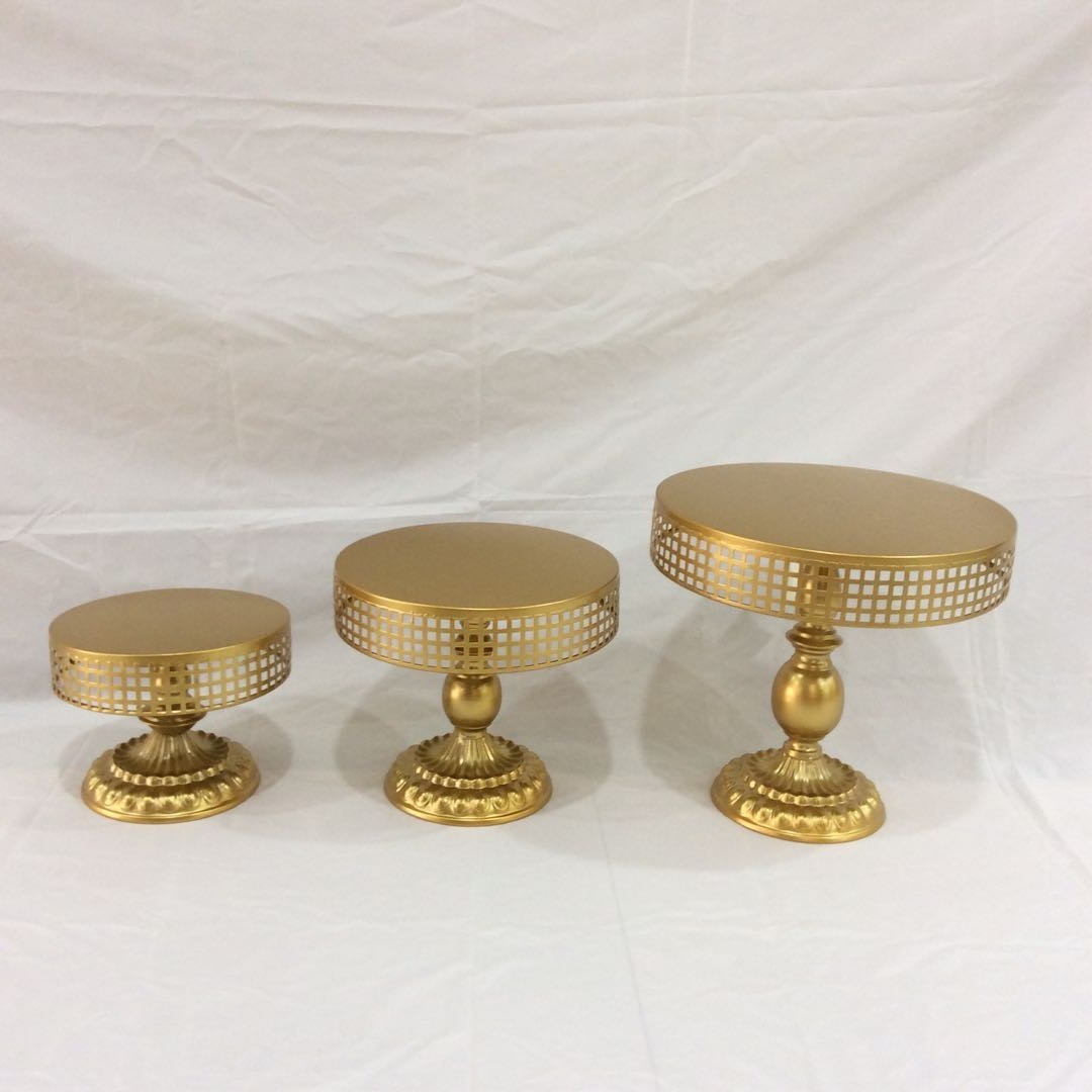 European-style afternoon snack stand, dessert counter, ironwork wedding birdcage ornaments, cake rack, multi-layered Western pastries detail image 2