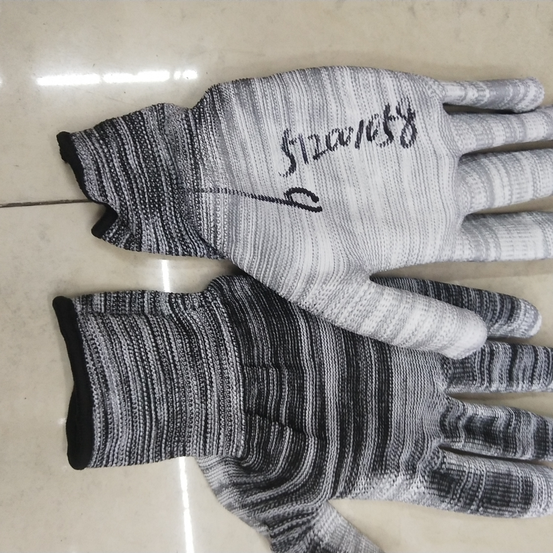 9灰色手套