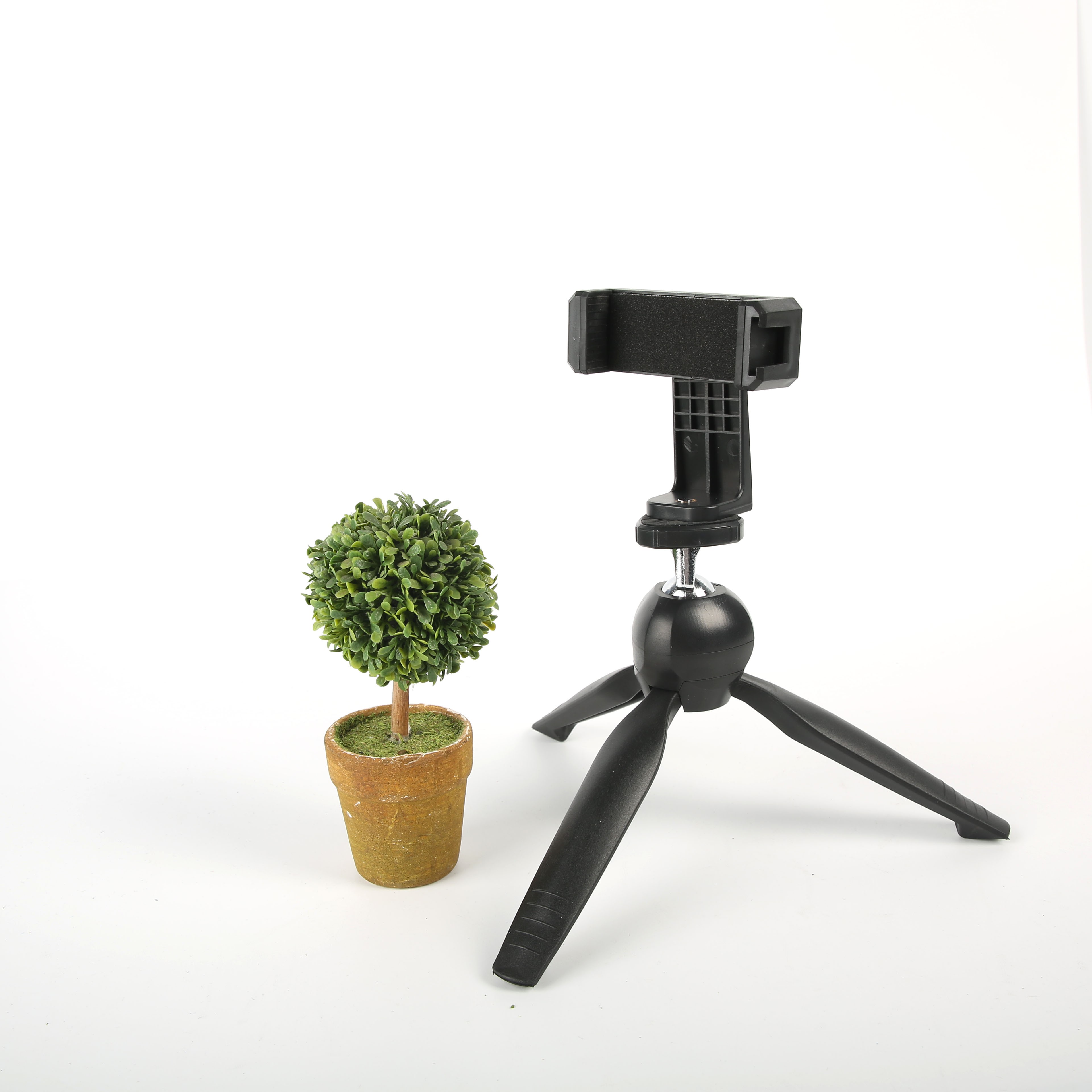 Tripod phone holder, live streaming floor, outdoor portable camera phone stand, desktop telescopic stand detail image 1