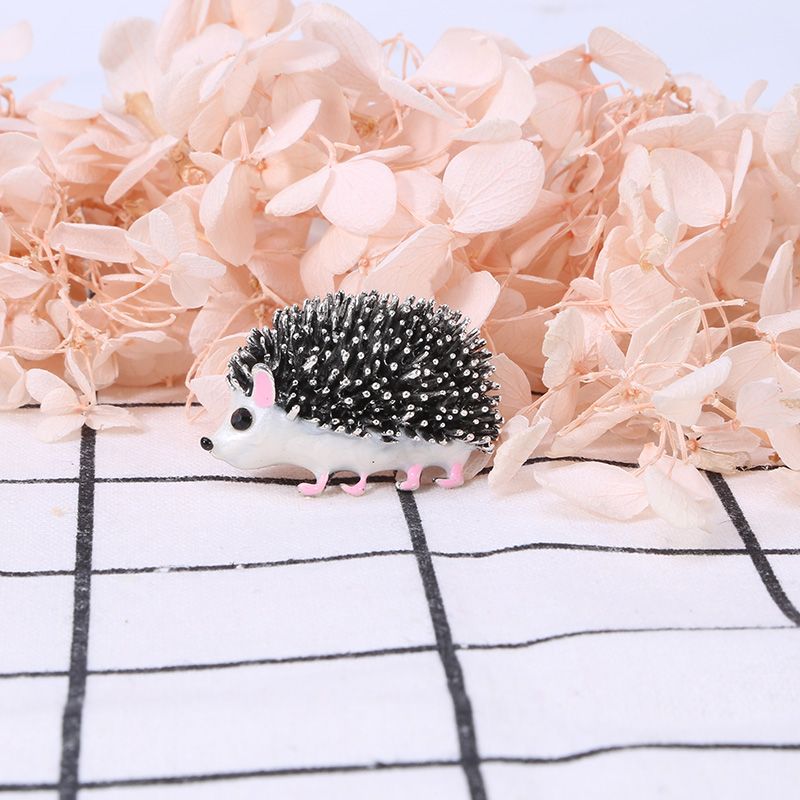 Manufacturers direct sales of small hedgehog brooch