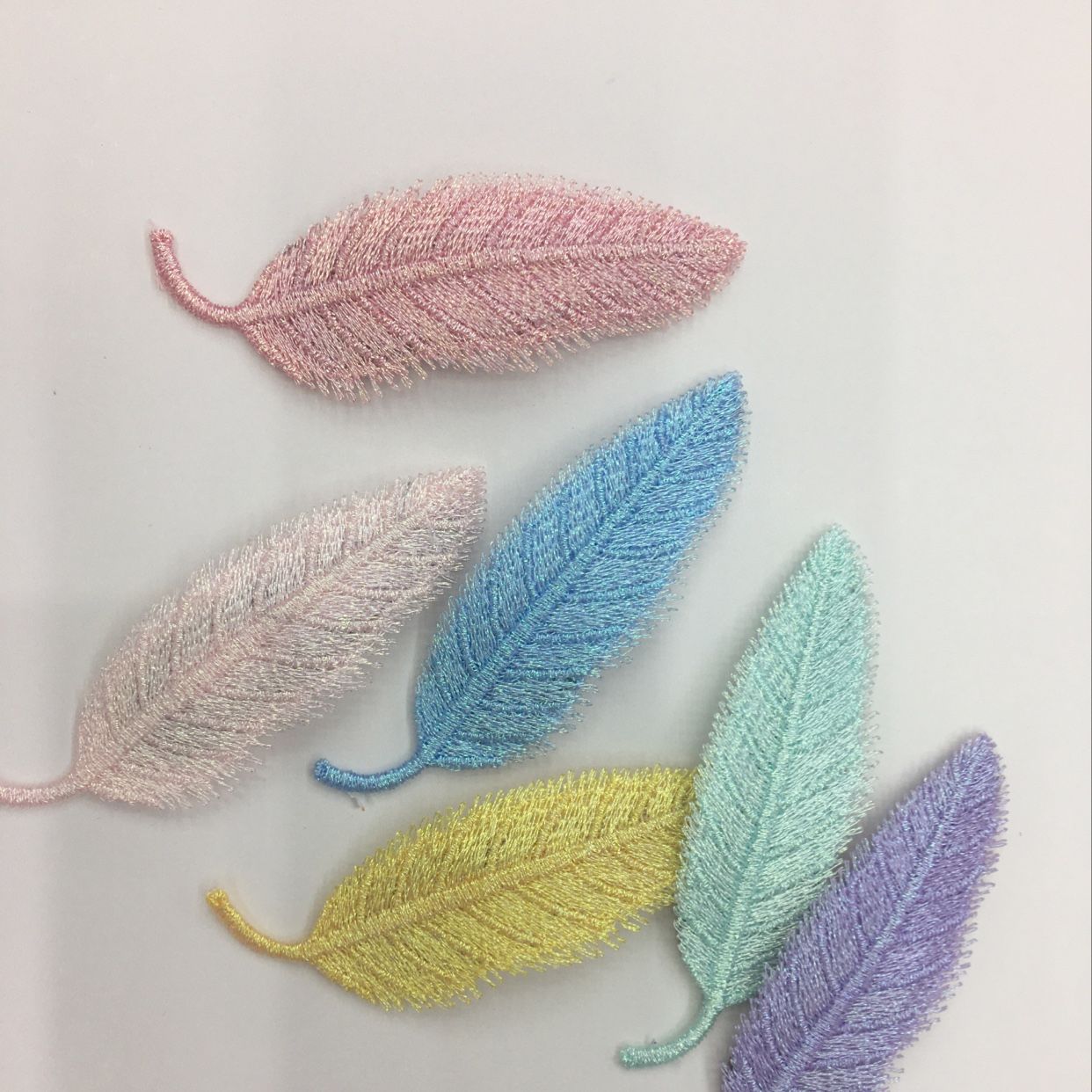 羽毛夹子卡通布贴刺绣布贴服装辅料鞋帽箱包饰品配件补丁刺绣头饰