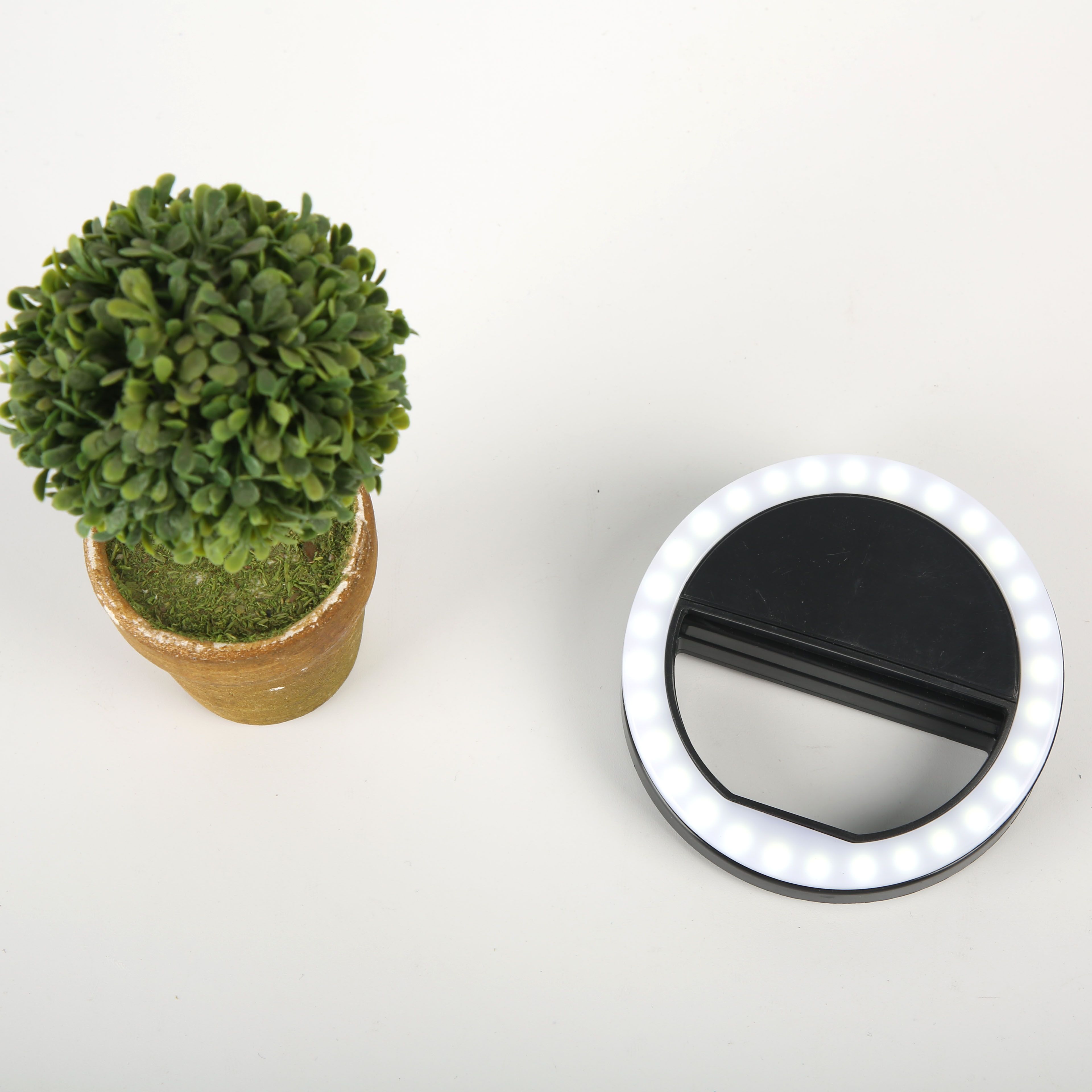 Mobile phone fill light, LED beauty selfie flash, circular live streaming fill light, mini selfie light details Picture