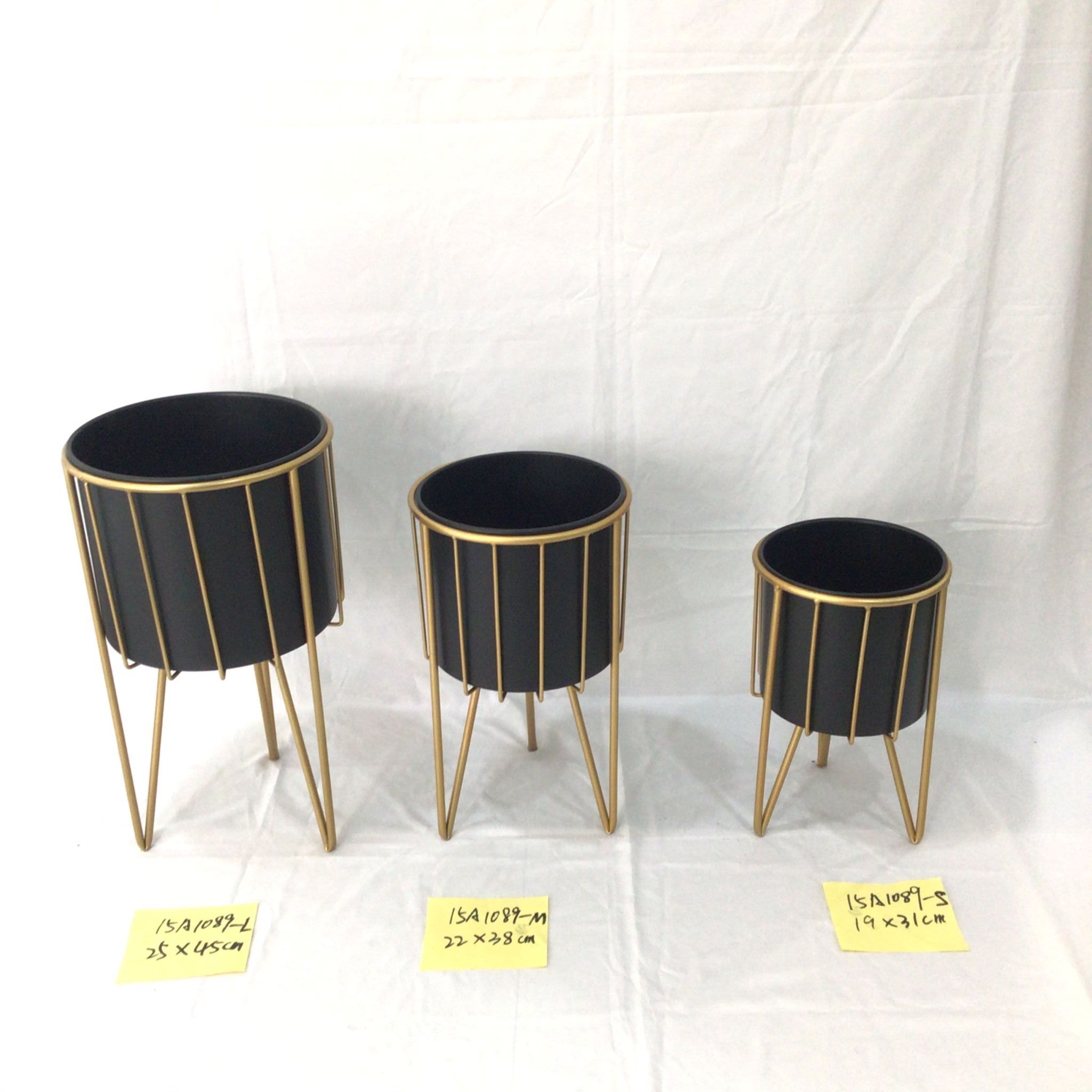 Nordic ironwork flower stand storage rack, indoor living room light luxury flower stand, balcony floor-standing flower stand