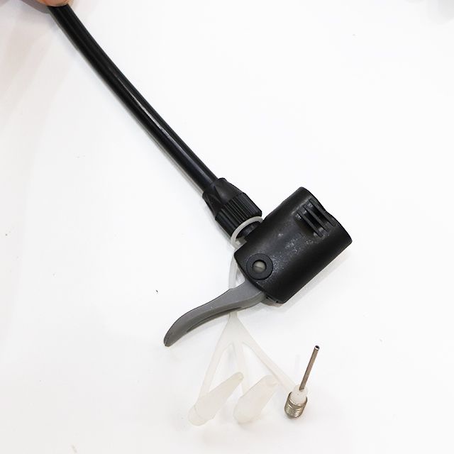 Maximum air pressure 110PSI/8BAR • Anti-slip plastic base • Multi-functional air nozzle • floor-standing steel pipe air pump Application Scenario
