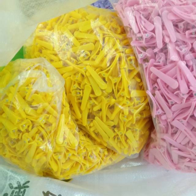 Fashion trend: 4 cm plastic clip hair clip hair accessory detail image 1