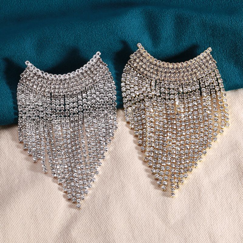 Manufacturer direct tassel grab chain brooch