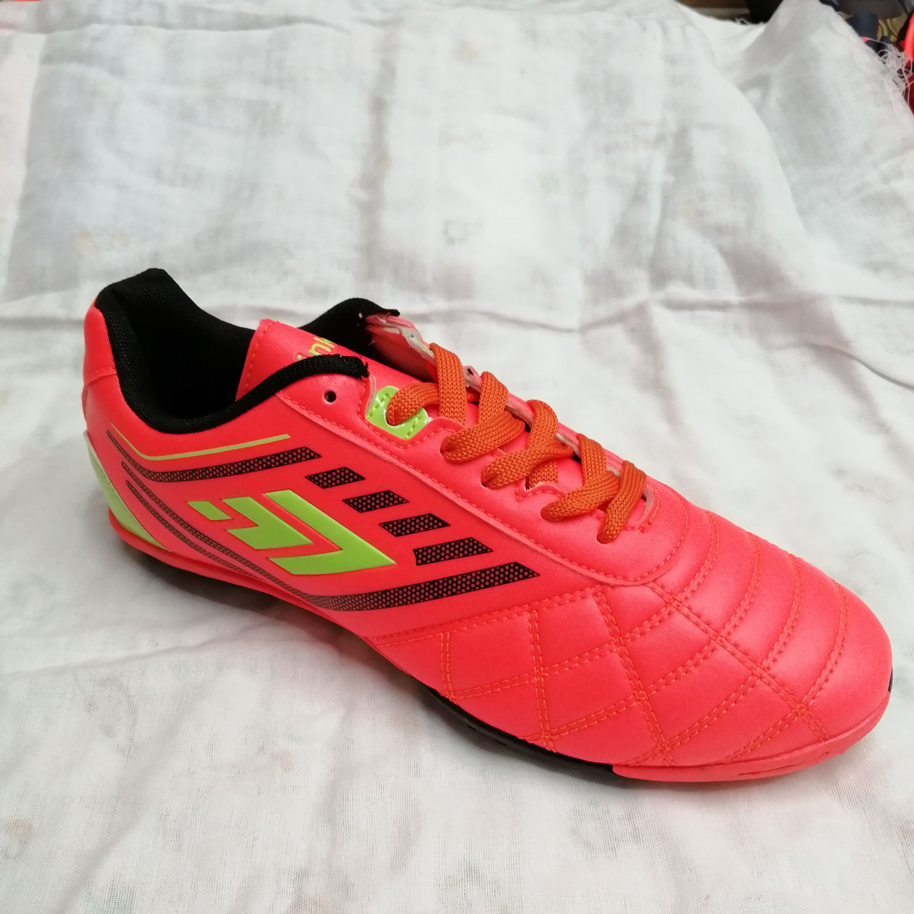 Broken Nail Football Shoes Adult Football Shoes Female Male Student Football Sneakers Training Shoes Orange Trend details Picture