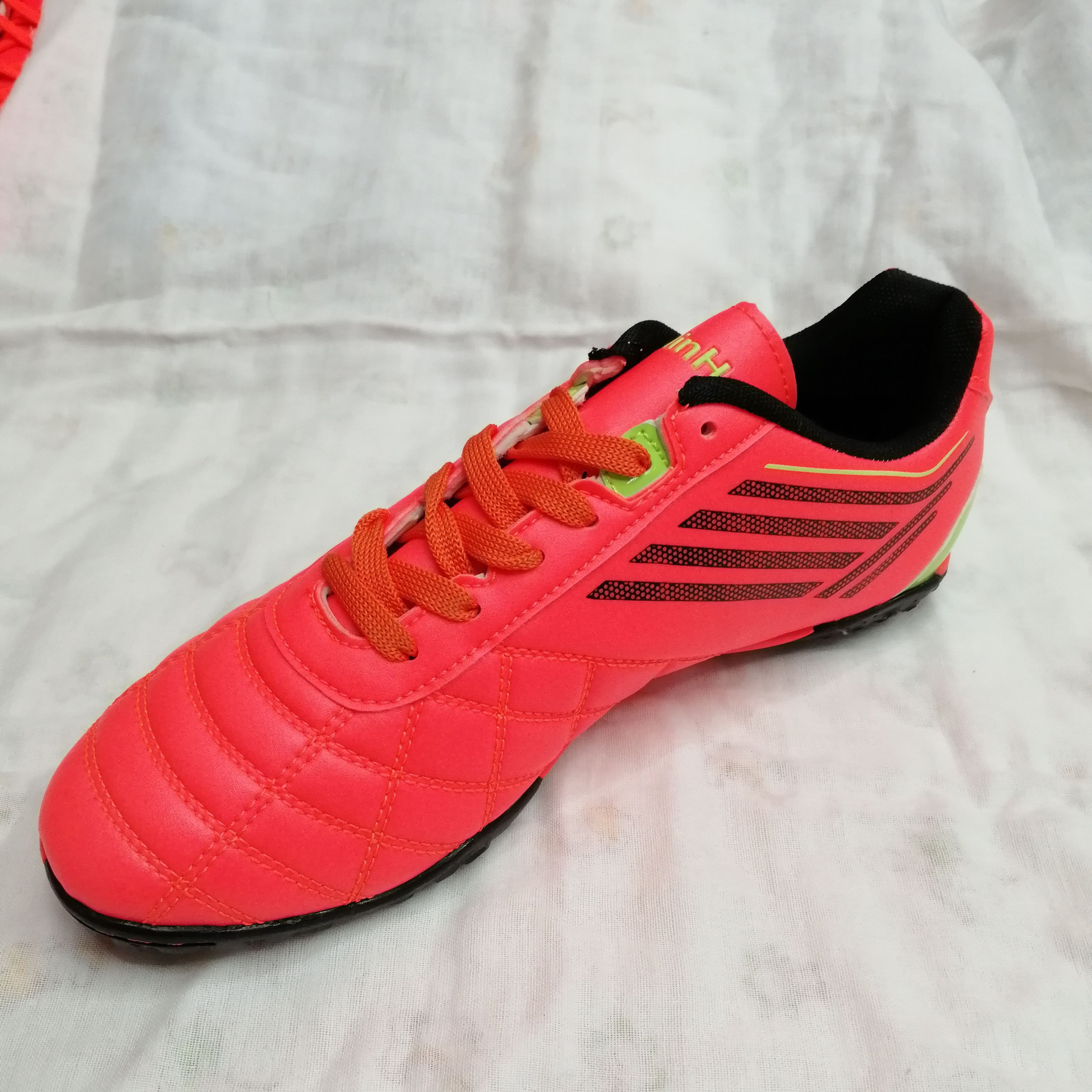 Broken Nail Football Shoes Adult Football Shoes Female Male Student Football Sneakers Training Shoes Orange Trend Specification drawing