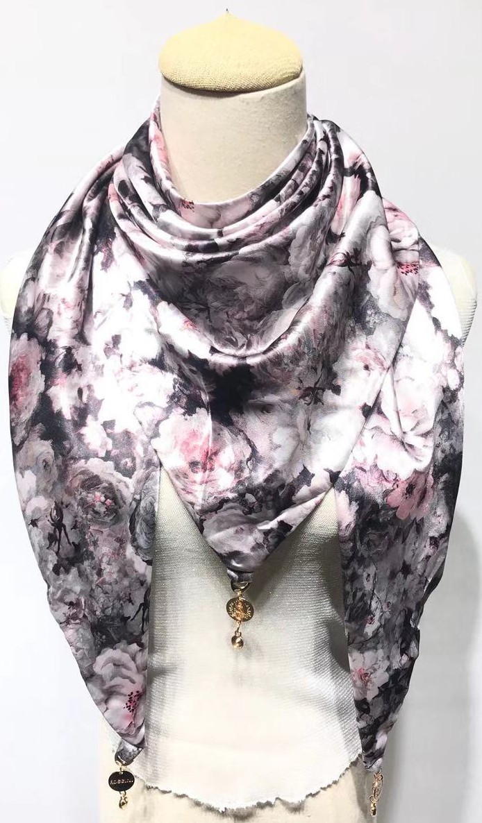 简爱丝缘新款吊坠三角巾空调大披肩围脖精美印花围巾多色可选批发详情图7