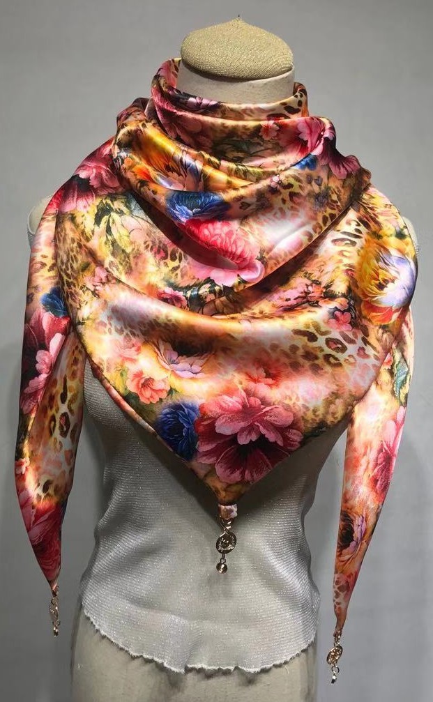 简爱丝缘新款吊坠三角巾空调大披肩围脖精美印花围巾多色可选批发详情图17