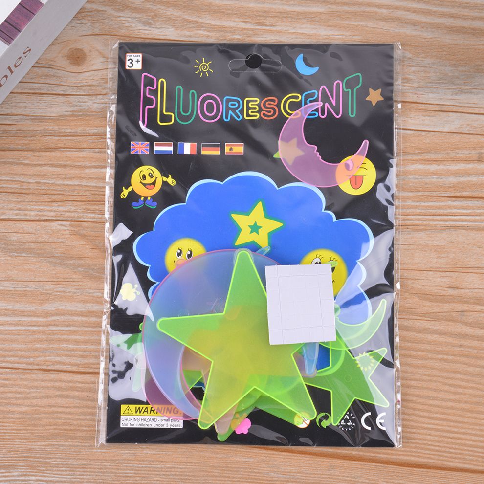 Amazon glow-in-the-dark patch Big star fluorescent wall paste toy bird glow-in-the-dark star moon Maple Leaf in stock