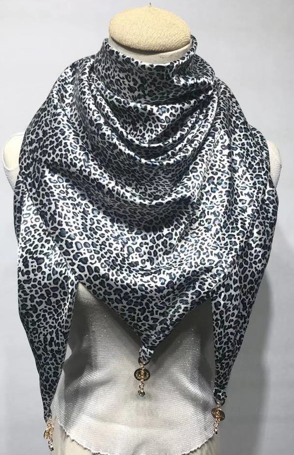 简爱丝缘新款吊坠三角巾空调大披肩围脖精美印花围巾多色可选批发详情图5