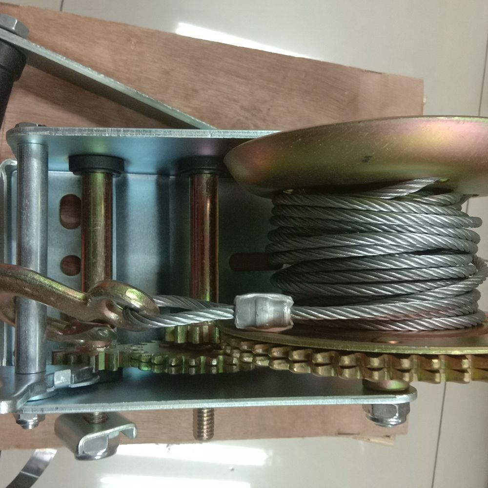 Winch/wire type/webbing type/hand-cranked winch/wire winch/webbing winch/Manual winch 1000LB Application Scenario