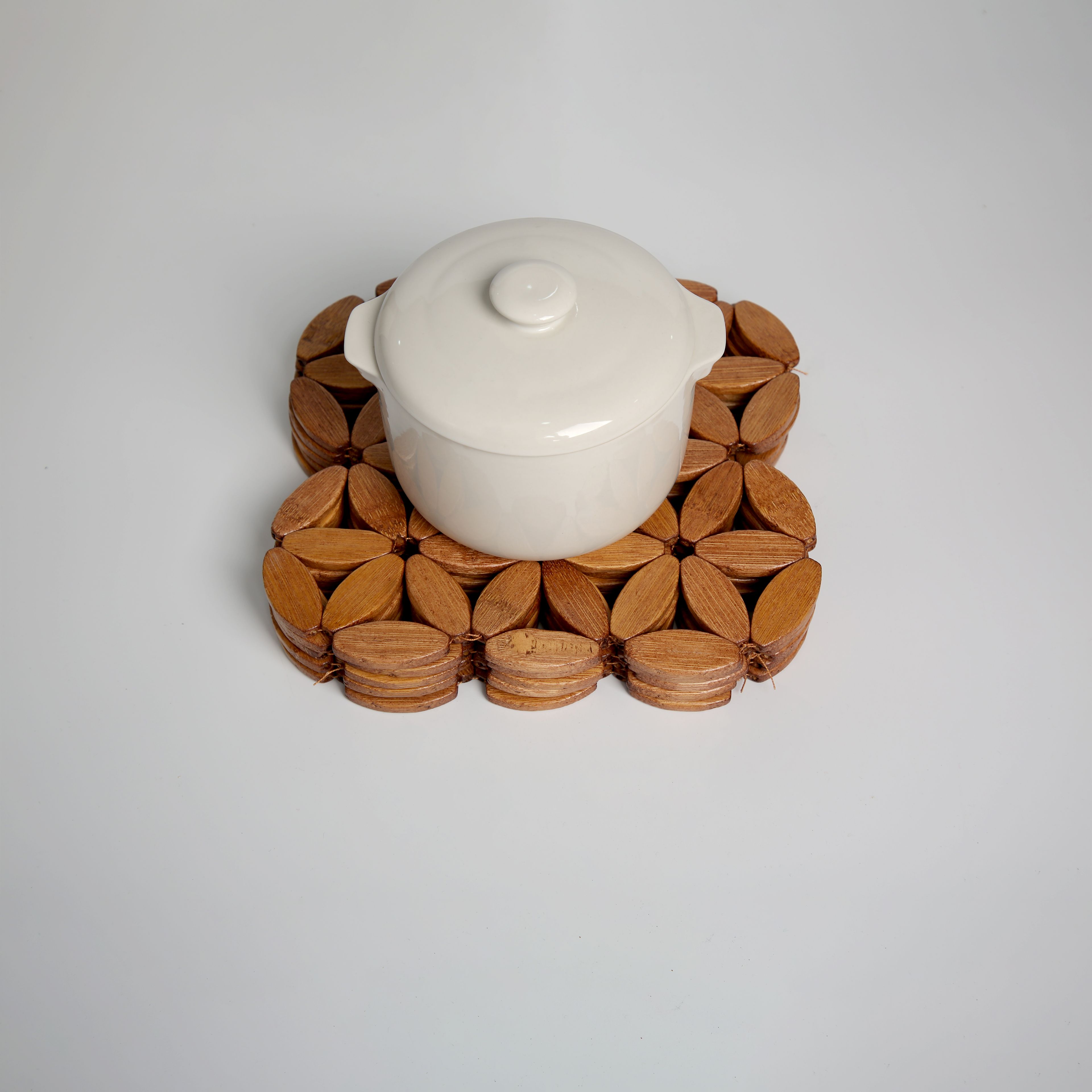 Jiehao Bamboo and Wood Kitchen egg-shaped series table MATS, anti-slip and heat-insulating MATS, durable, sturdy and beautiful bowl MATS wholesale Specification image