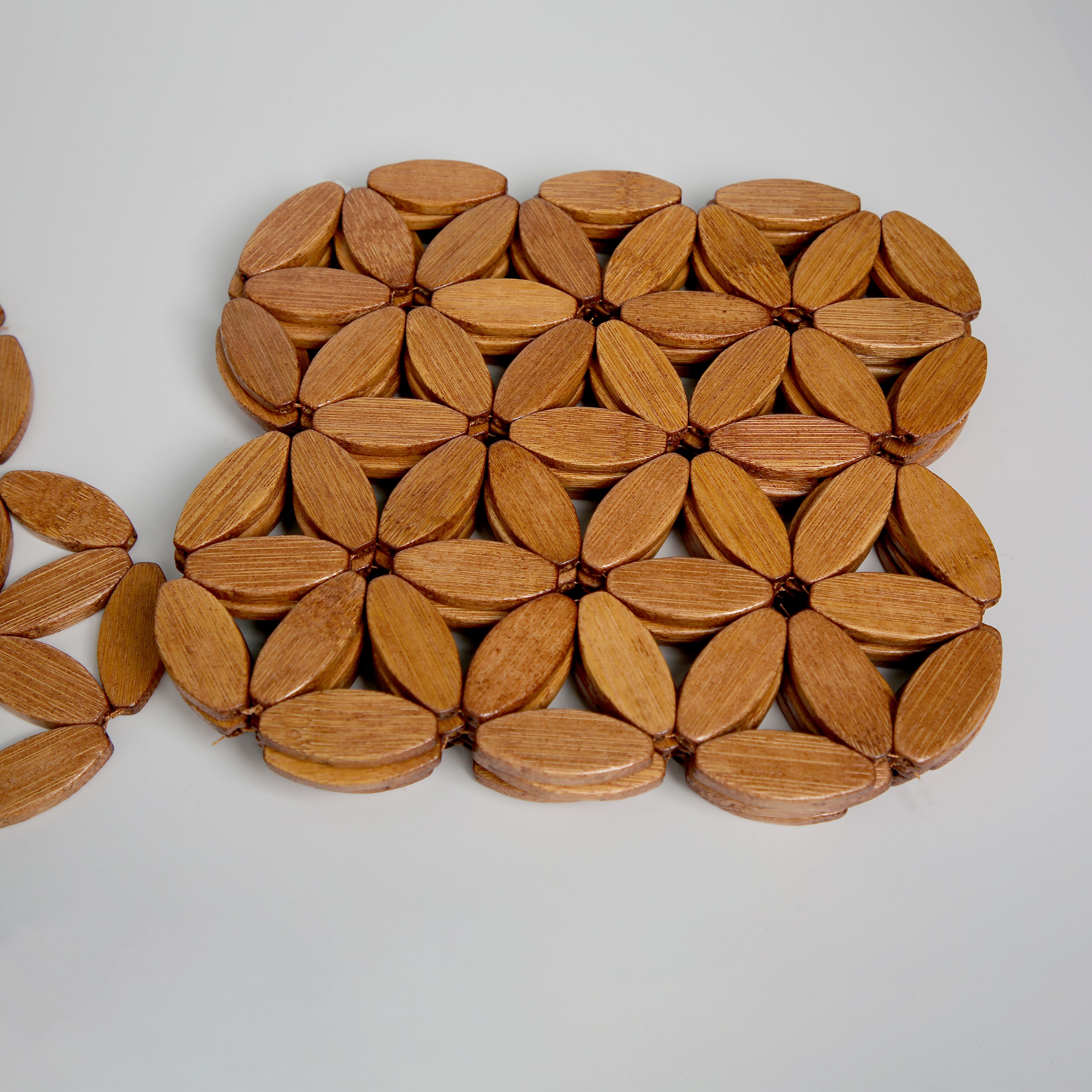 Jiehao Bamboo and Wood Kitchen egg-shaped series table MATS, anti-slip and heat-insulating MATS, durable, sturdy and beautiful bowl MATS wholesale