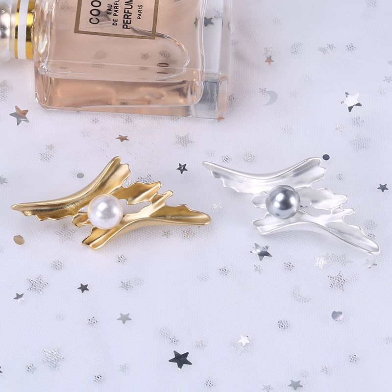Factory direct sales of Ya Jin Ya silver brooch