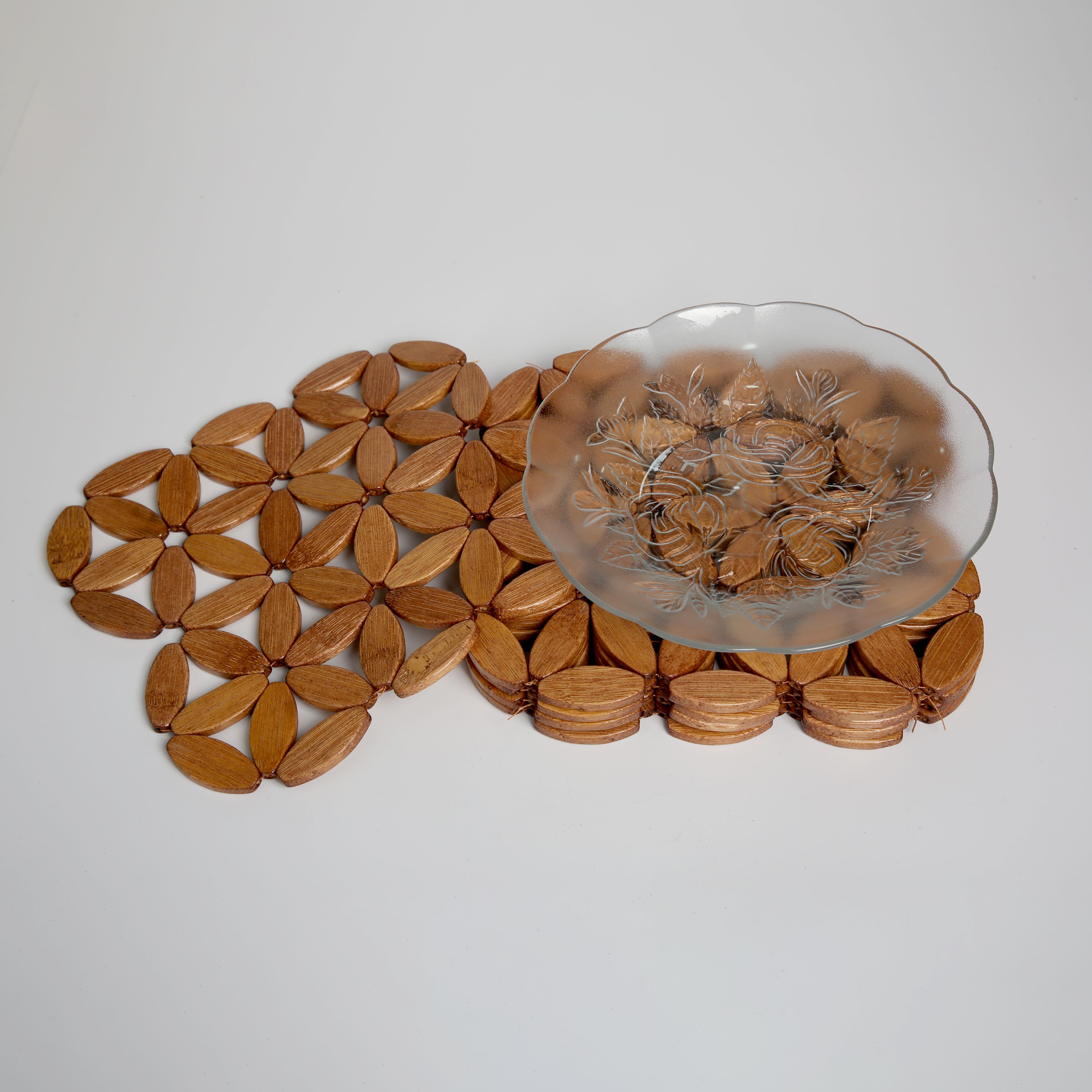 Jiehao Bamboo and Wood Kitchen egg-shaped series table MATS, anti-slip and heat-insulating MATS, durable, sturdy and beautiful bowl MATS wholesale Item Picture