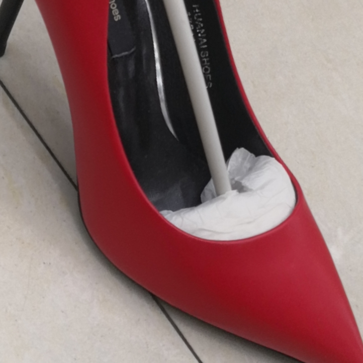 21/7/3义乌周氏库存尾货现货特价处理女士尖头尖跟时装单鞋，婚庆鞋，结婚新娘鞋