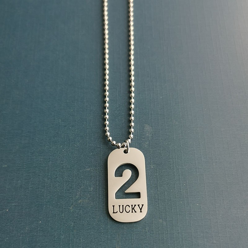 Wholesale of cross-border accessories such as the popular titanium steel necklace, Instagram women's simple and unique lucky number 2 pendant collarbone chain detail image 6