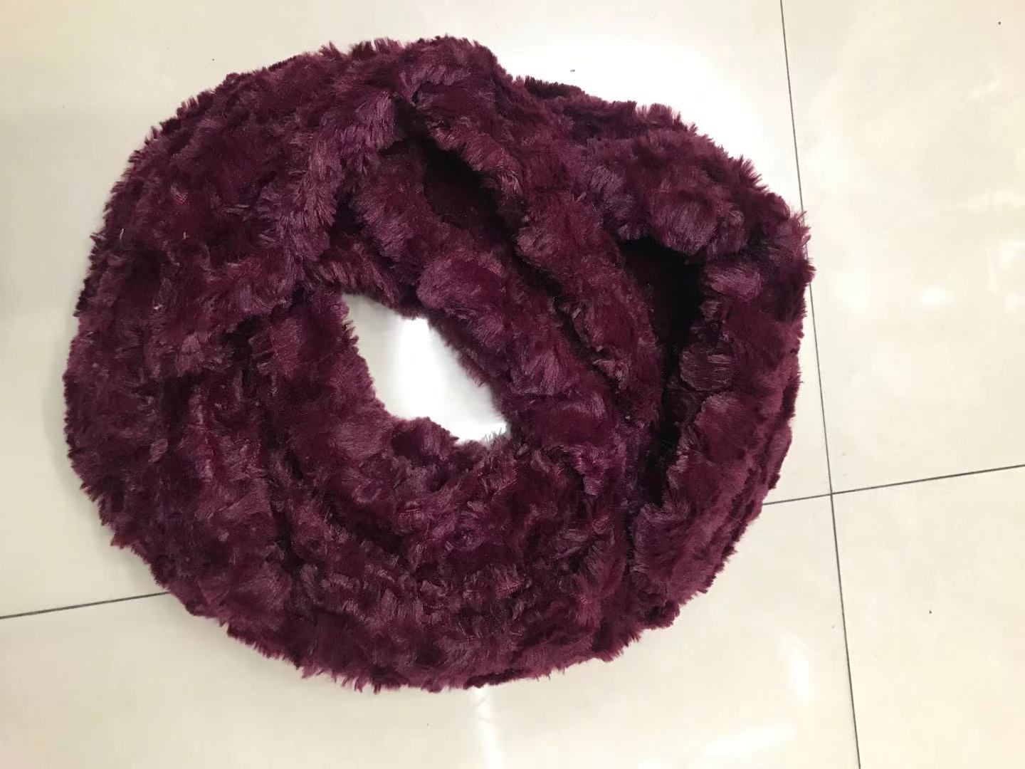 High-end, elegant, warm, soft and comfortable embossed rabbit scarf detail image 3