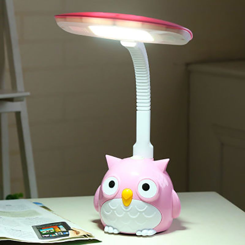 Students are learning the shape of a desk lamp and an owl details Picture