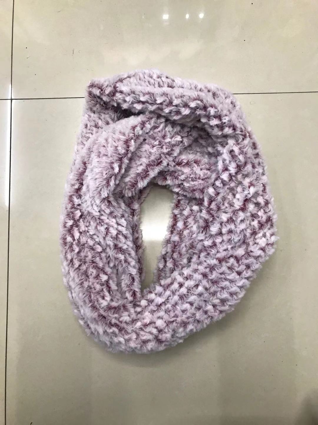 High-end, elegant, warm, soft and comfortable embossed rabbit scarf detail image 1