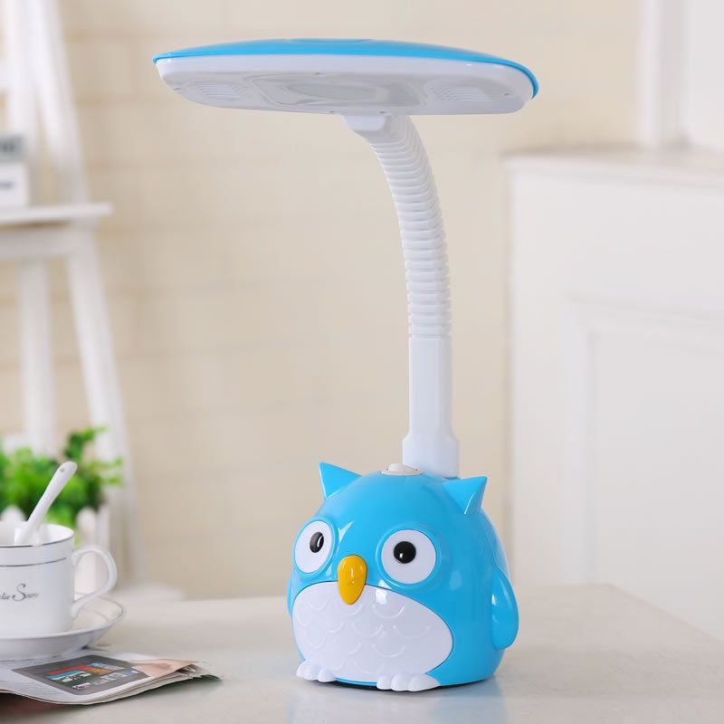 Students are learning the shape of a desk lamp and an owl