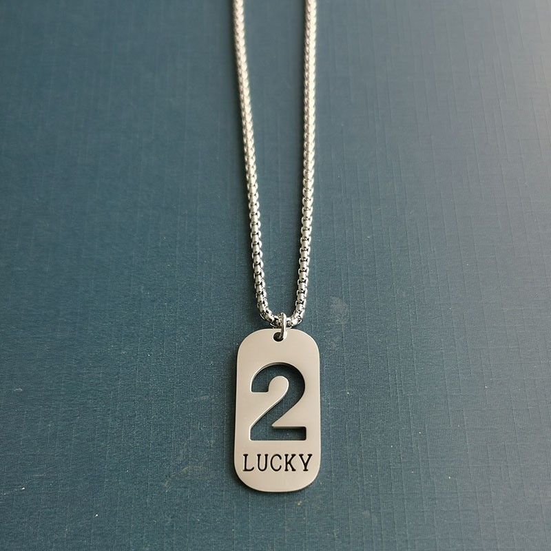 Wholesale of cross-border accessories such as the popular titanium steel necklace, Instagram women's simple and unique lucky number 2 pendant collarbone chain detail image 7
