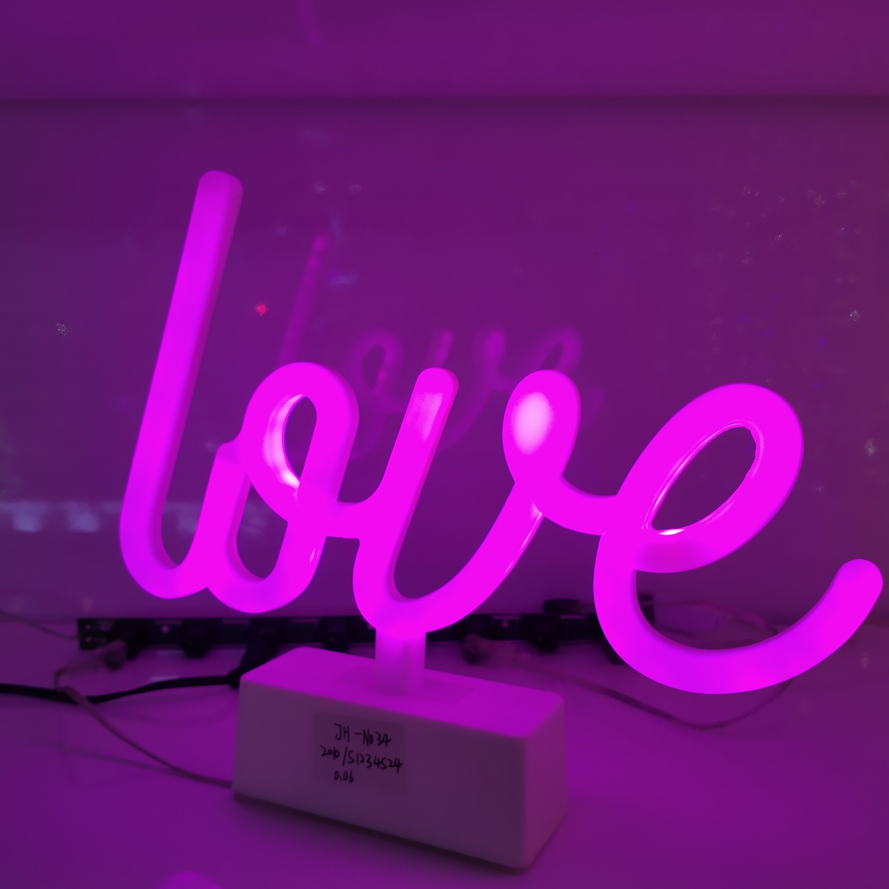 led霓虹灯宿舍ins网红房间卧室背景装饰love字母造型灯细节图