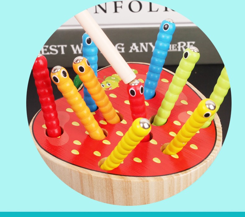 The wooden toy fruit insect-catching game is highly entertaining and colorful, which can exercise babies' hand-eye coordination, visual ability, logical thinking ability, and early education enlightenment training. It is a parent-child game detail image 3