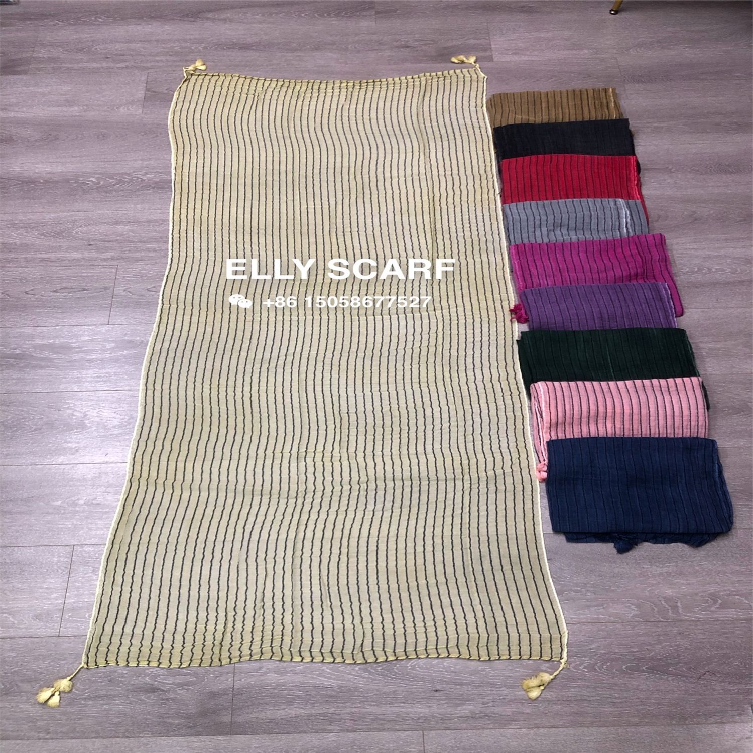 A vertical striped soil-dyed scarf Specification image