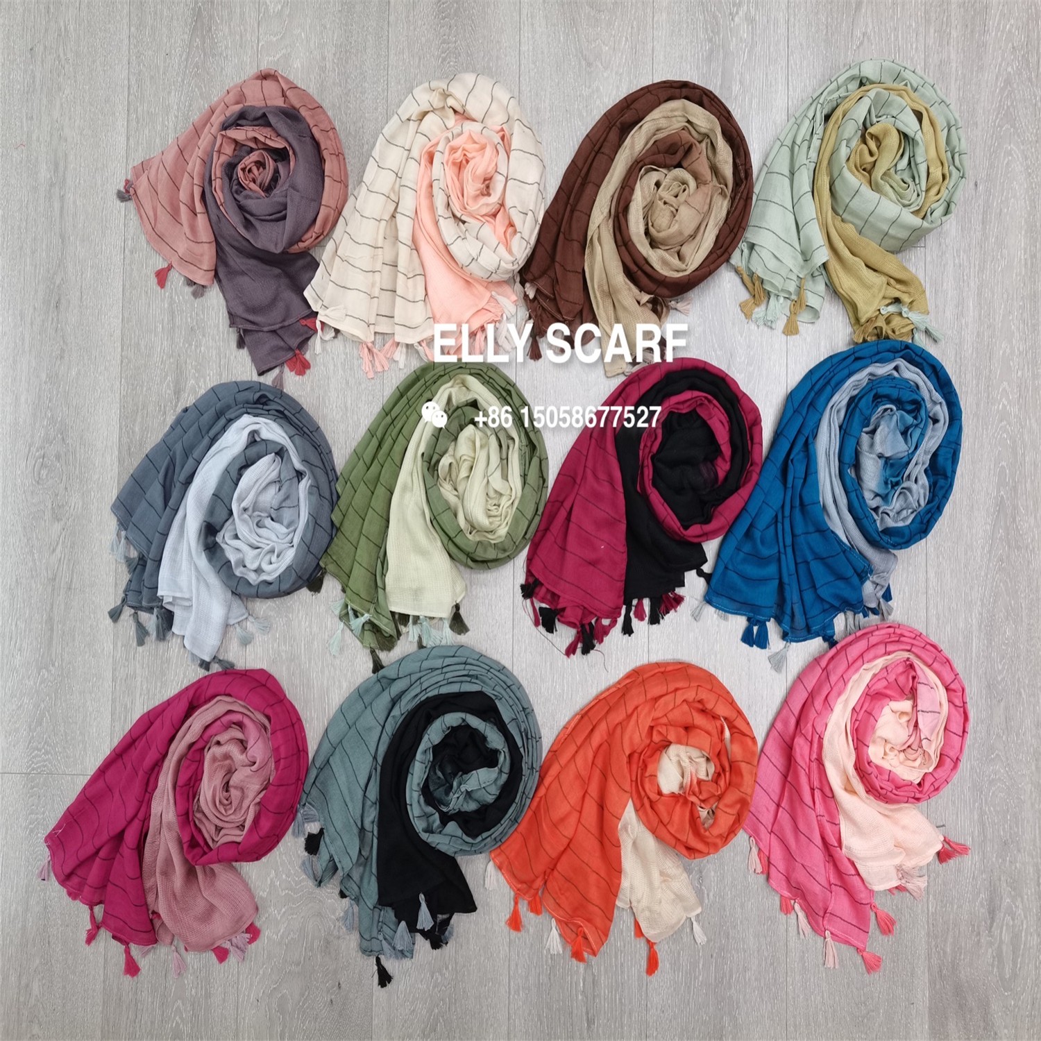 A two-color hanging dyed long scarf detail image 2