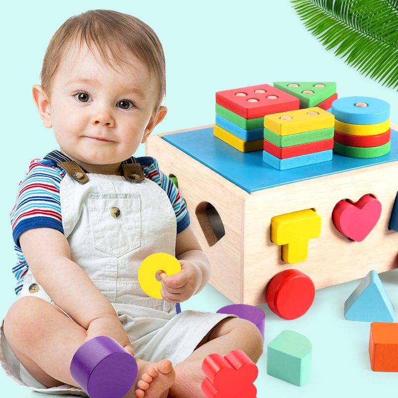 The wooden toy column trailer building blocks are highly entertaining and come in rich colors. They can exercise babies' hand-eye coordination, visual ability, logical thinking ability, and early education enlightenment training. They are parent-child games