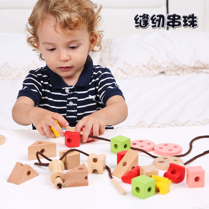Wooden toy stringing games, sewing beaded toys, are highly entertaining. They can exercise babies' hand-eye coordination, visual ability, logical thinking ability, and early education enlightenment training. They are parent-child games