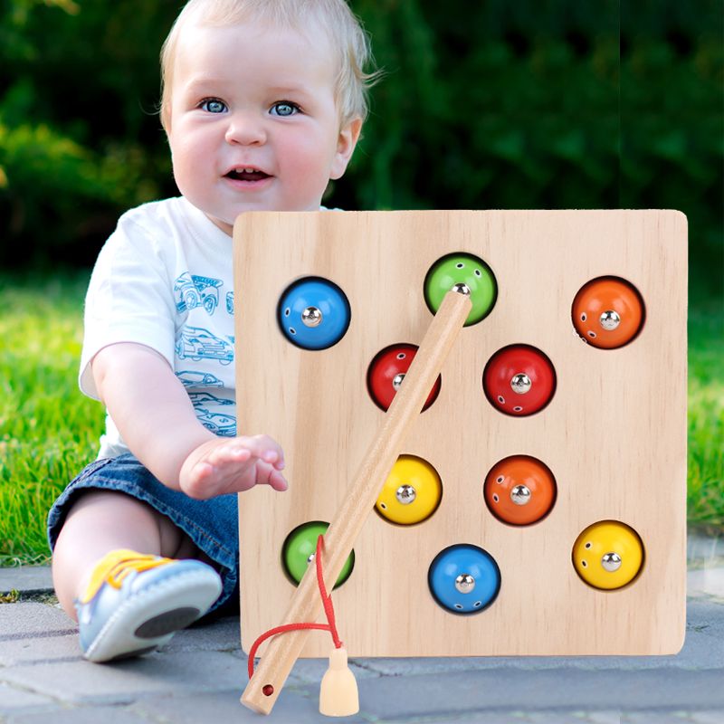 The wooden toy educational fishing game is highly entertaining, which can exercise babies' hand-eye coordination, visual ability, logical thinking ability, and early education enlightenment training. It is a parent-child game details Picture