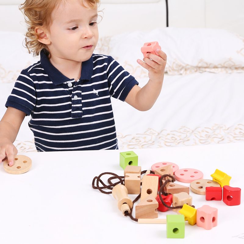 Wooden toy stringing games, sewing beaded toys, are highly entertaining. They can exercise babies' hand-eye coordination, visual ability, logical thinking ability, and early education enlightenment training. They are parent-child games details Picture