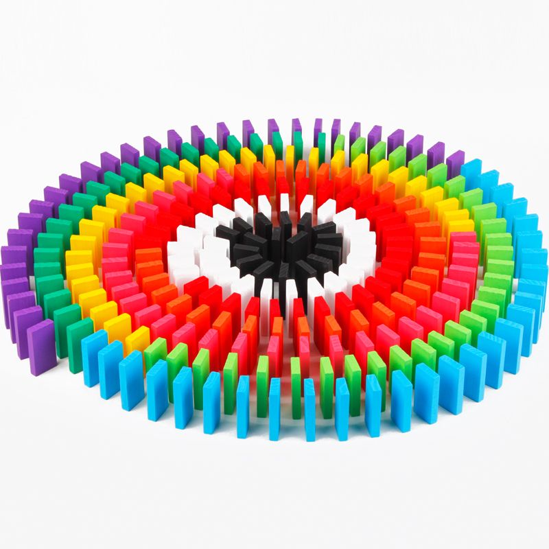 The 580-piece wooden toy, educational and intellectual game, Domino, is highly entertaining and colorful. It can cultivate logical thinking ability and exercise hand-eye coordination. It is a parent-child game for early education and enlightenment training details Picture