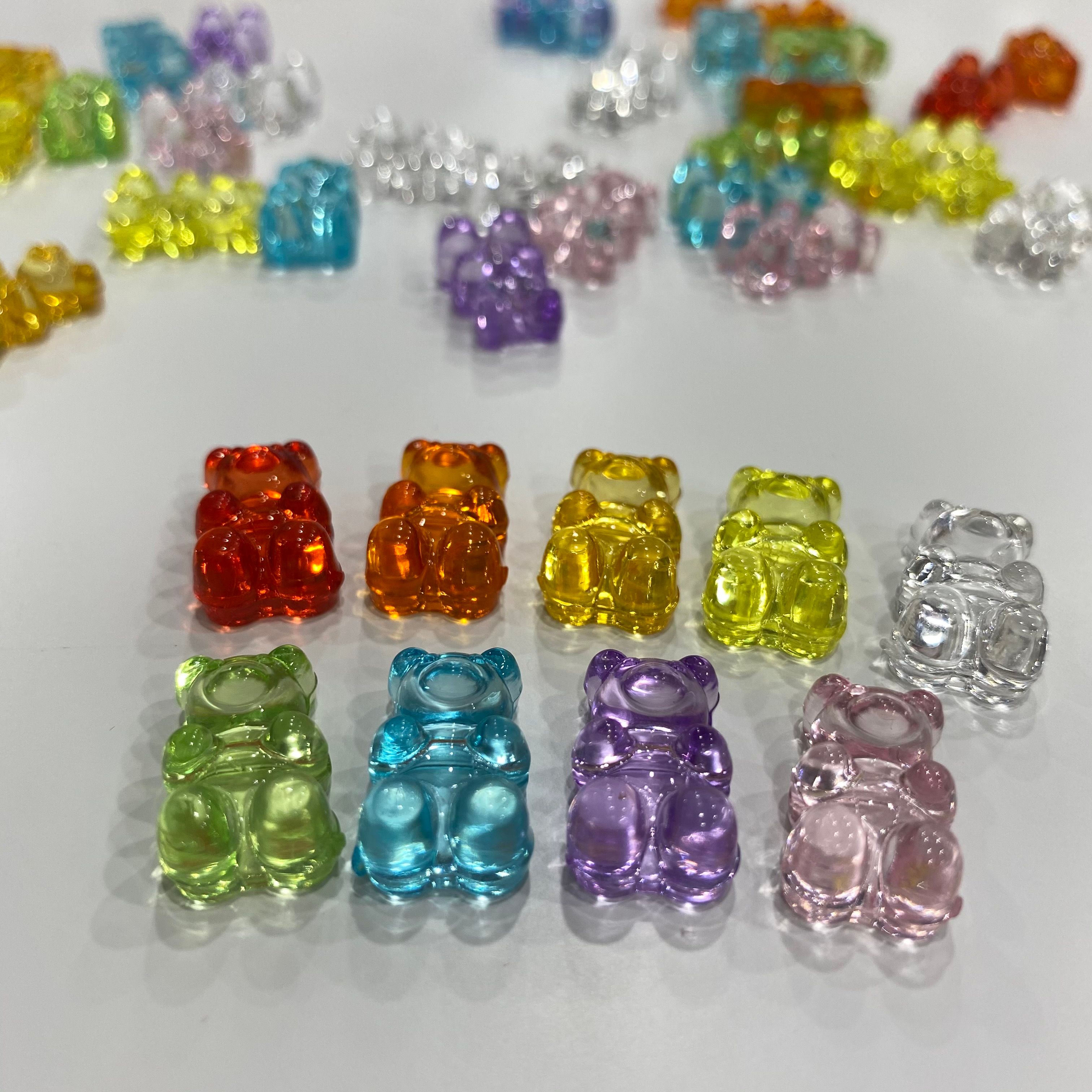 Transparent acrylic hugging bear DIY handcrafted hair clip, mobile phone chain, key chain accessories Specification image