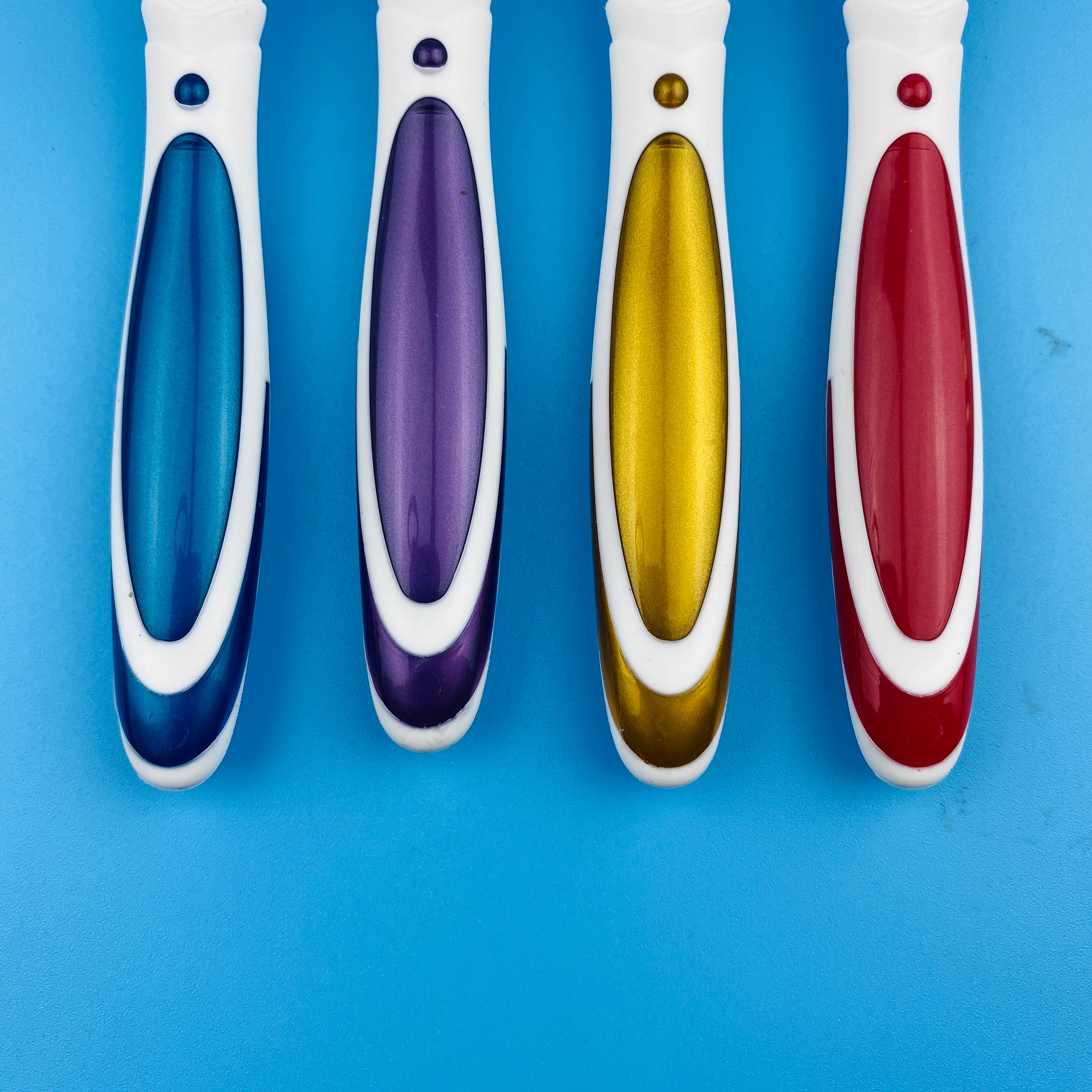 卡白982羽绒柔护成人软毛牙刷防滑软胶手柄牙刷批发详情12