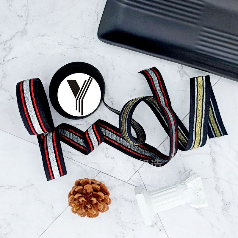 Factory wholesale of gold and silver scallion edge straps in stock, gold and silver wire elastic webbing, colorful shoes, bags, skirts, pants and clothing accessories Application Scenario