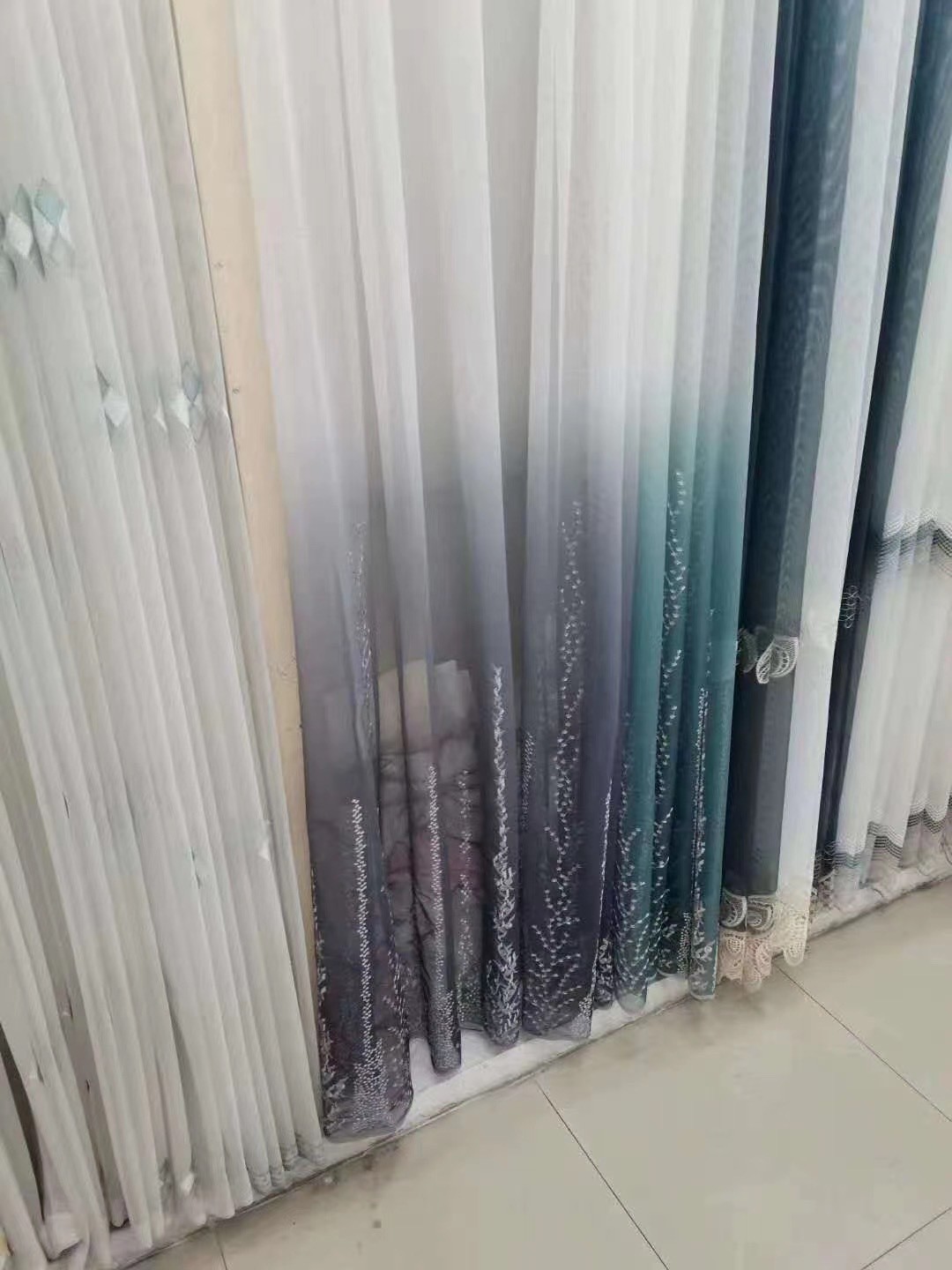 渐变绣花窗帘纱半遮光帘隔断纱帘详情图1