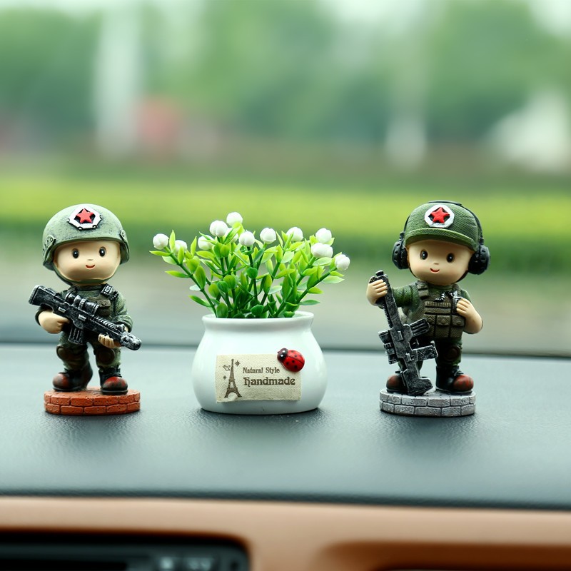 包邮创意车载汽车摆件特种兵手绘树脂家居蛋糕仪表台公仔详情图5