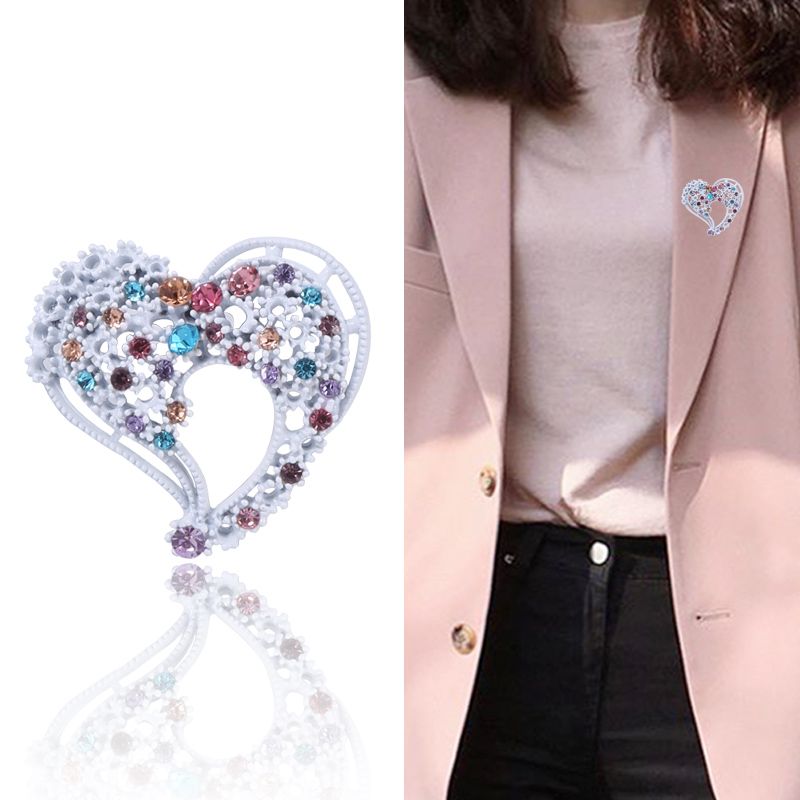 White heart brooch sold directly by manufacturers