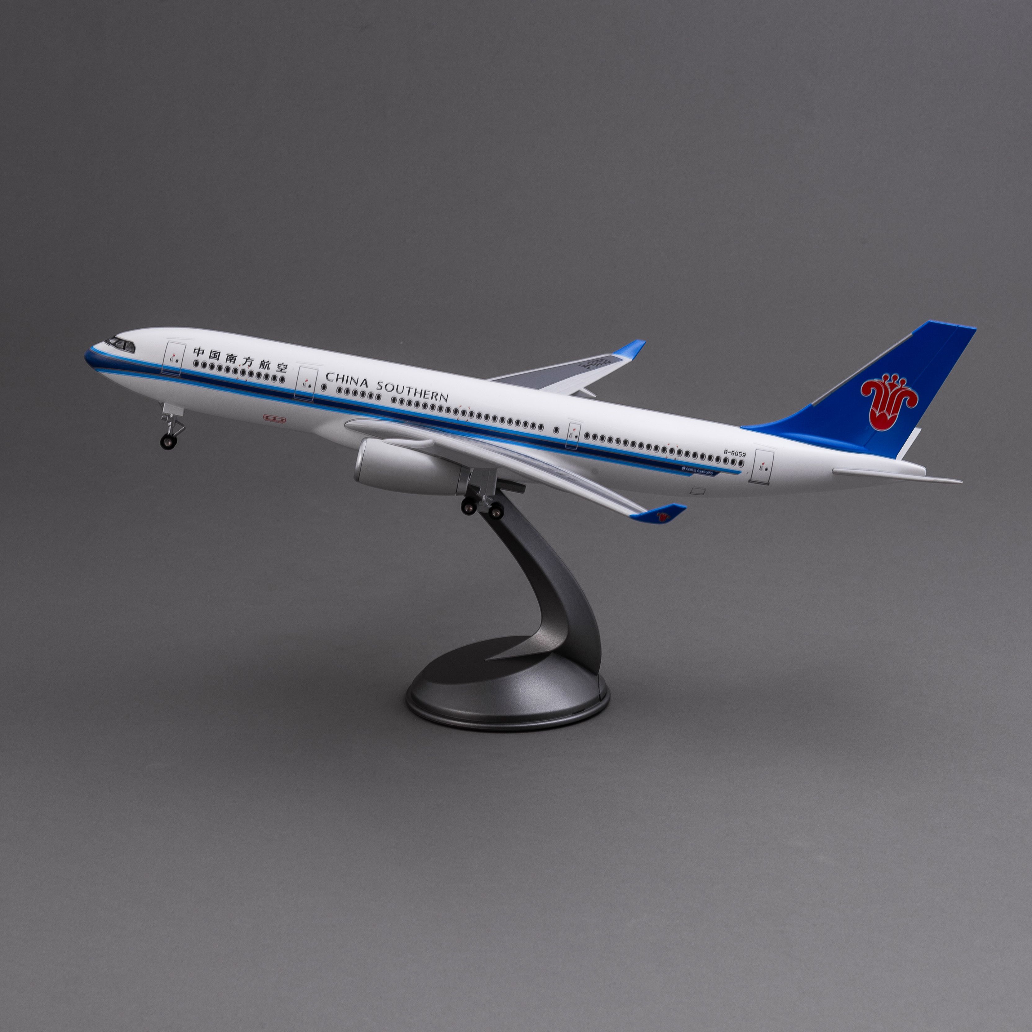 飞机模型（47cm中国南方航空A330飞机模型）ABS合成塑脂飞机模型 仿真飞机模型 工程树脂模型 金属飞机模型