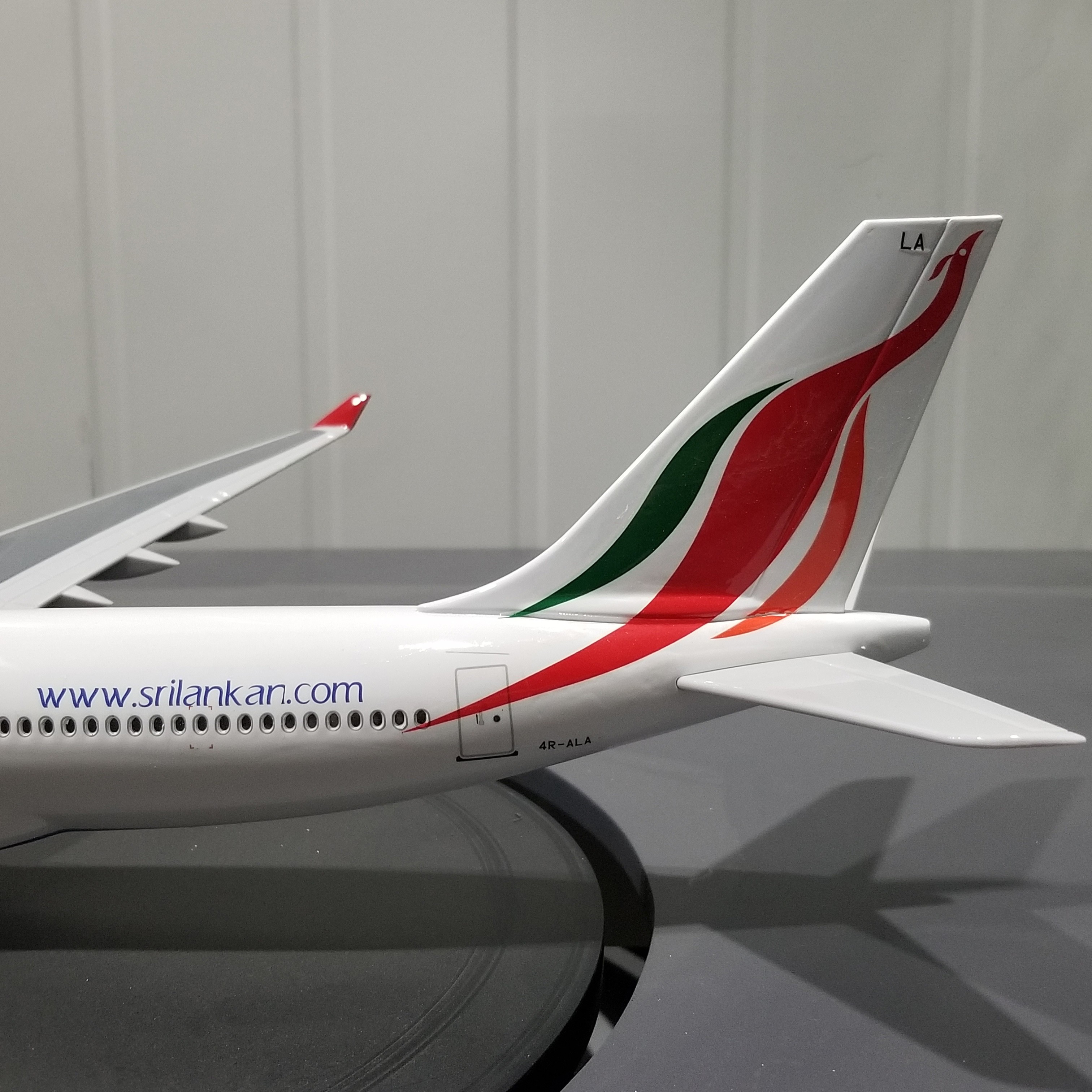 飞机模型（47cm斯里兰卡航空A330飞机模型）仿真飞机模型 ABS合成工程树脂飞机模型  航空 模型 合金模型详情1
