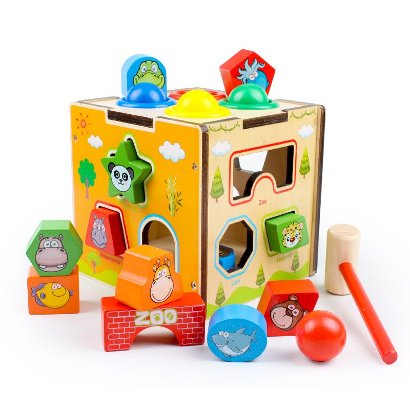 The wooden toy educational multi-functional animal-shaped intelligence box is a smart early education cognitive game with strong fun and rich colors. It can practice logical thinking and improve hand-eye coordination. It is a parent-child game