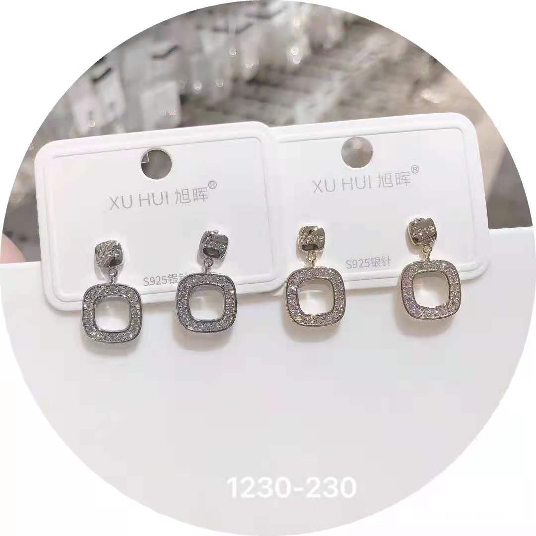 Square-framed love earrings