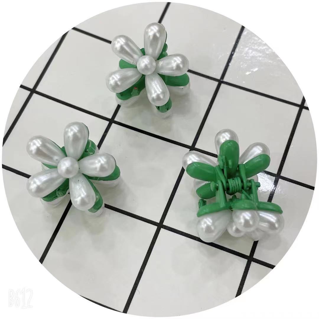 天意饰品 网红爆款 女士时尚高端   小菊花顶夹    绿色