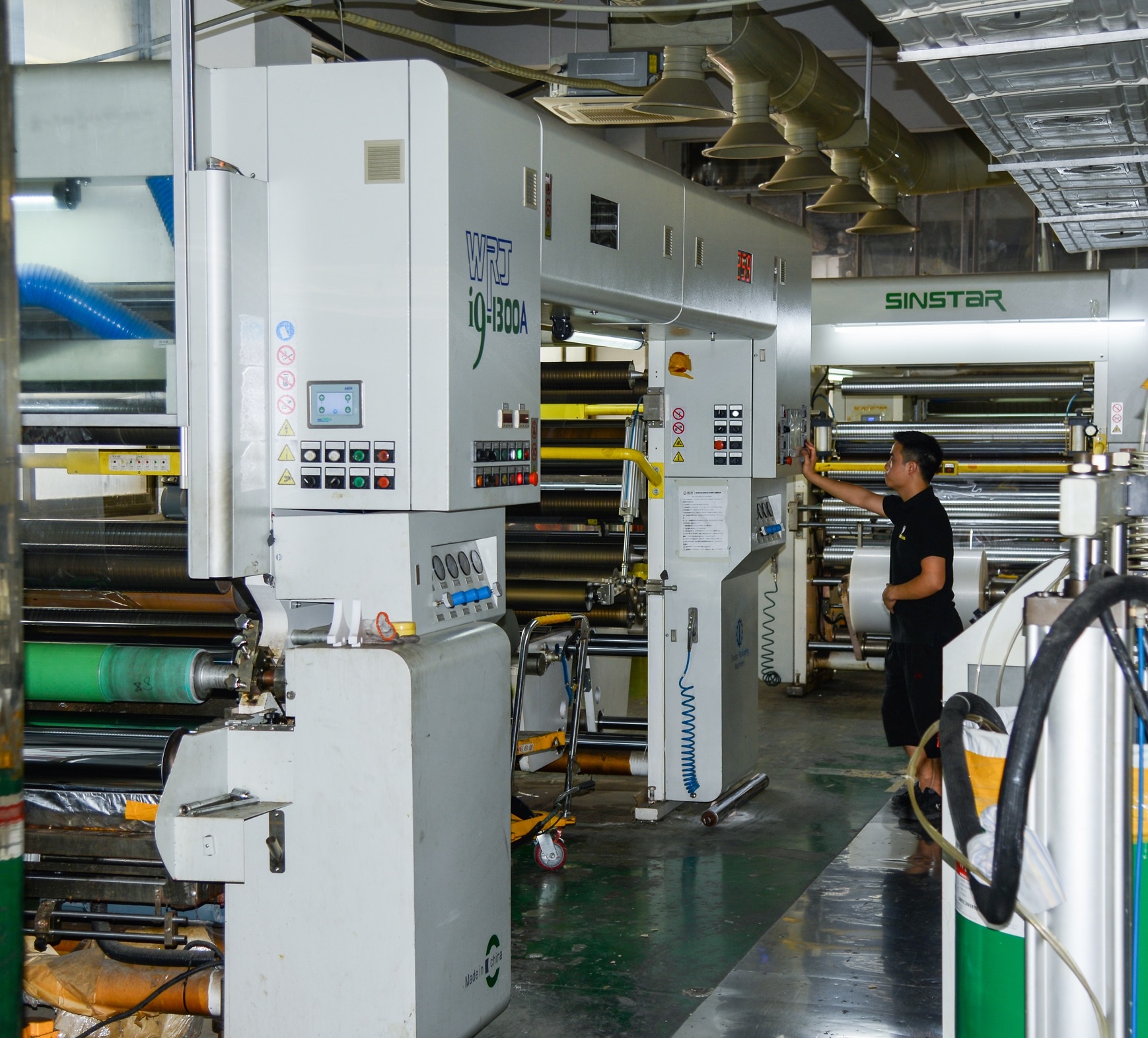 Yiwu Zhijie Color Printing and Packaging Co., LTD describe pic - 4