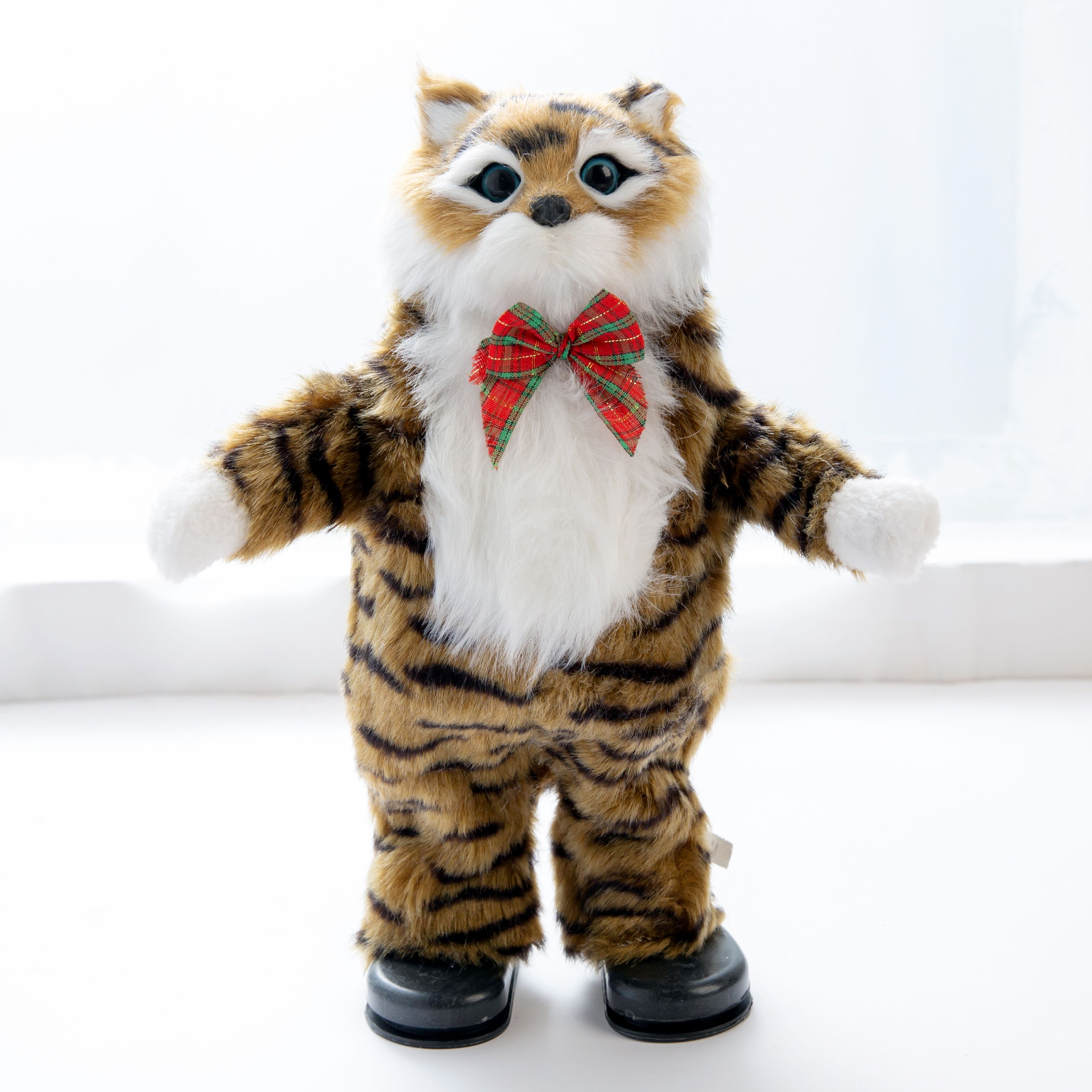 A standing writhing cat is a cat that can sing and sway left and right